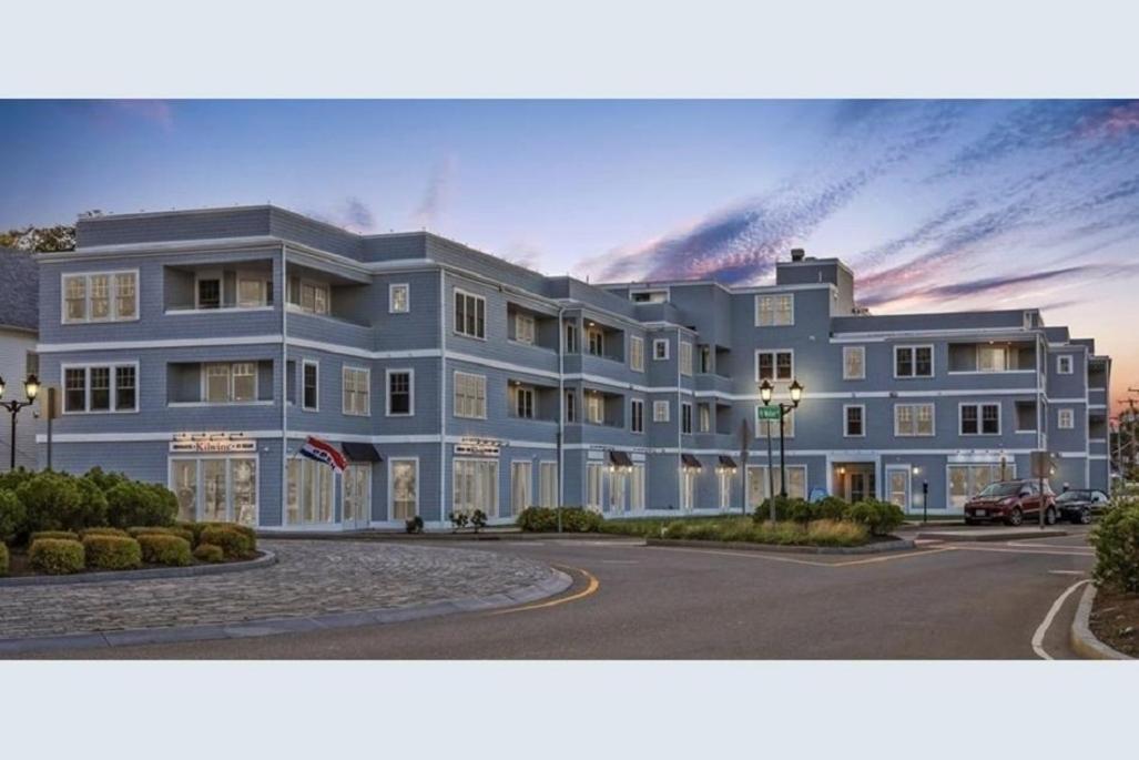 Downtown Plymouth Waterfront Luxury Condos Exterior photo